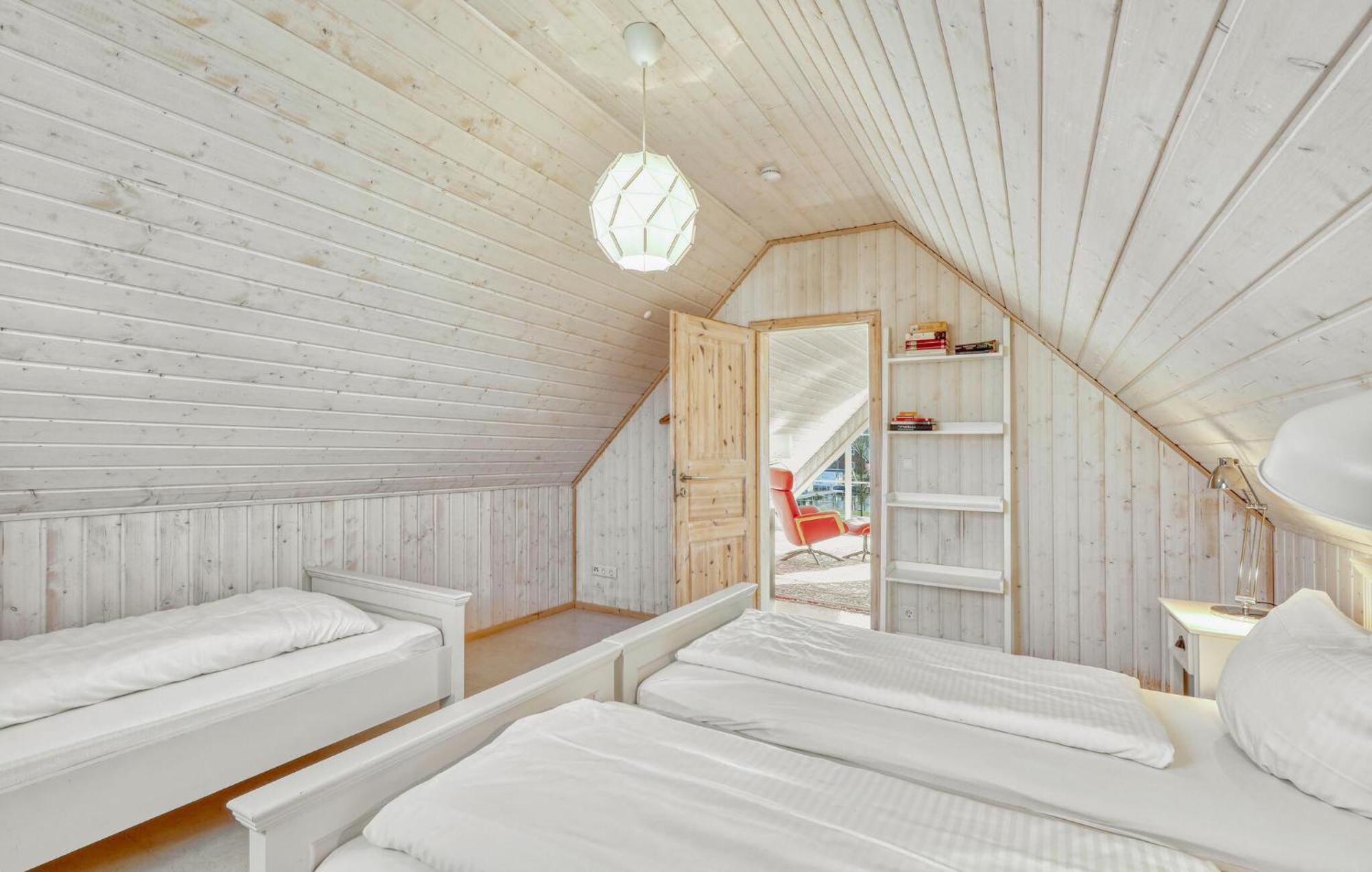 2 Bedroom Stunning Home In Zerpenschleuse Extérieur photo