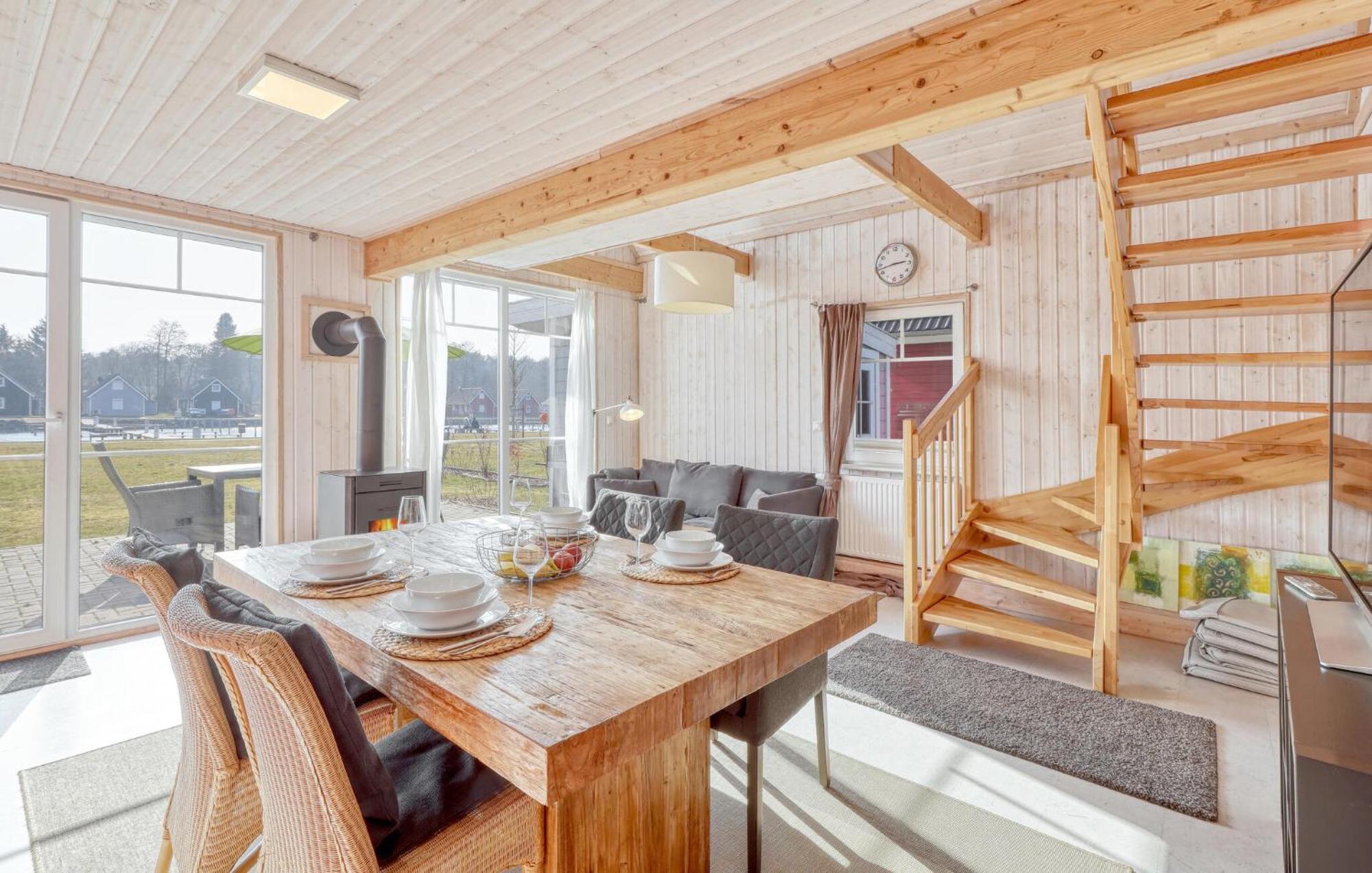 2 Bedroom Stunning Home In Zerpenschleuse Extérieur photo