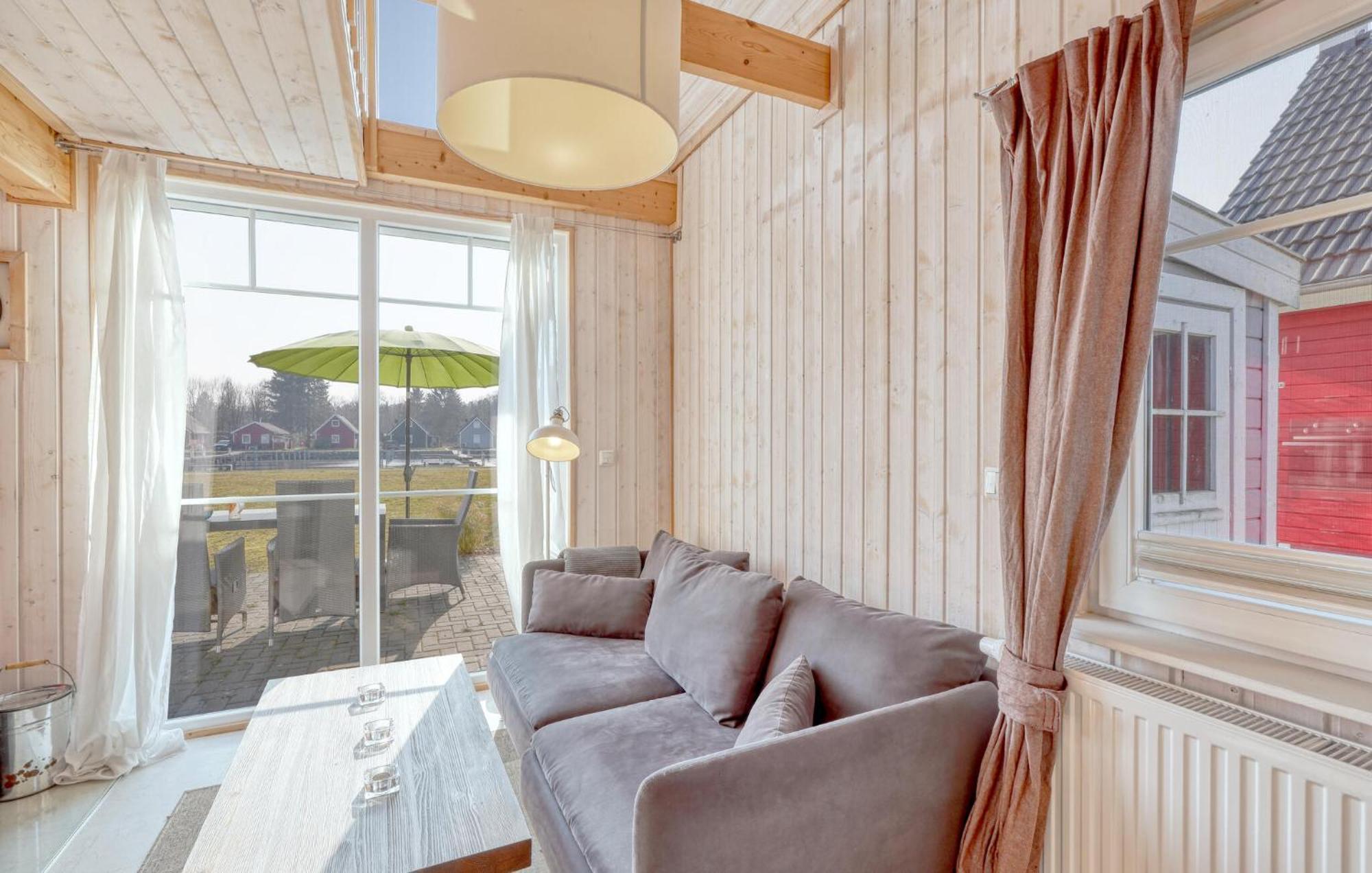 2 Bedroom Stunning Home In Zerpenschleuse Extérieur photo